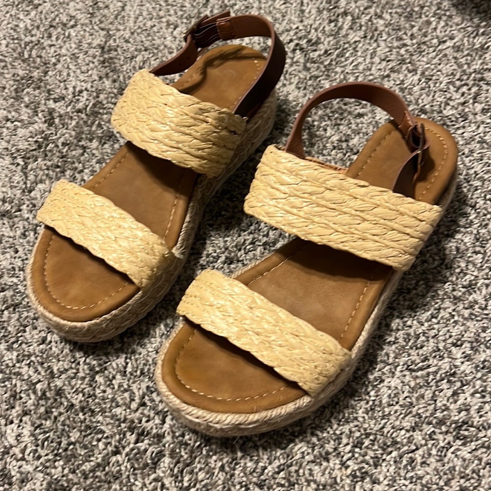 Straw colored platform sandals